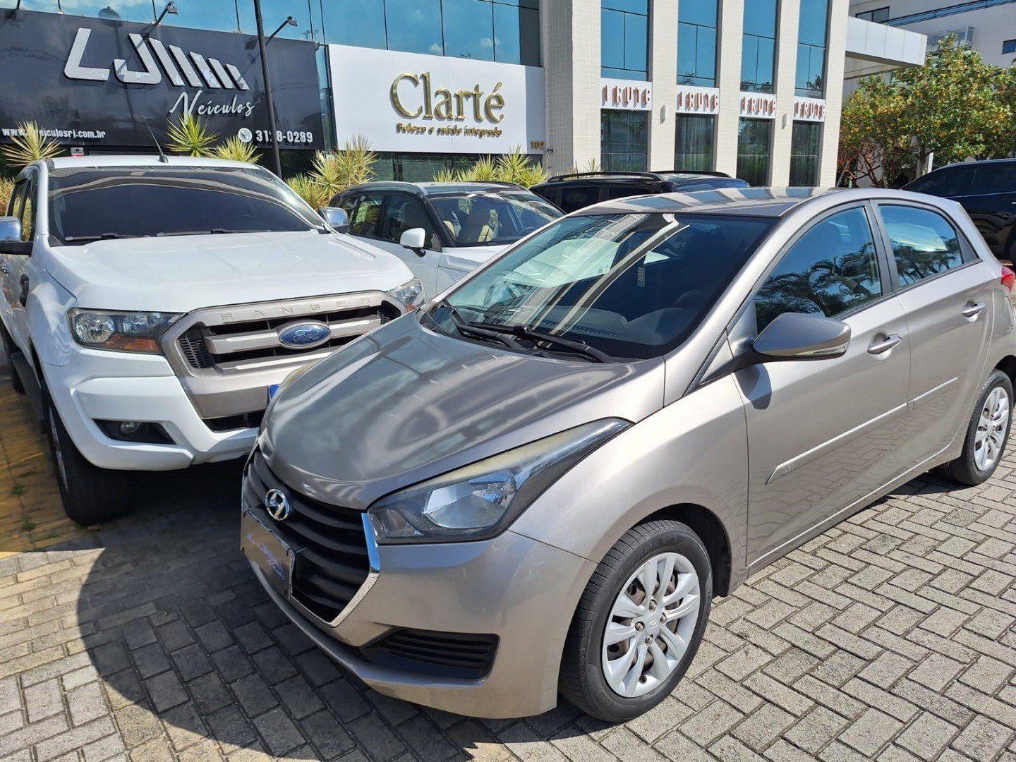 //www.autoline.com.br/carro/hyundai/hb20-10-comfort-plus-12v-flex-4p-manual/2017/rio-de-janeiro-rj/24105992