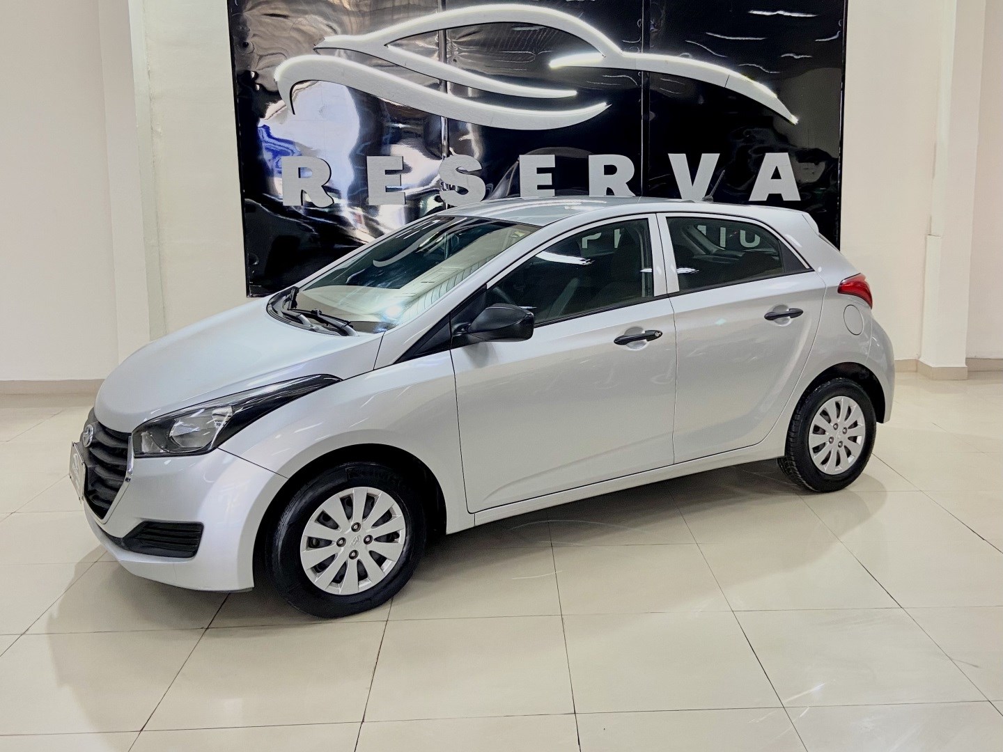 //www.autoline.com.br/carro/hyundai/hb20-10-comfort-12v-flex-4p-manual/2017/rio-de-janeiro-rj/24458513