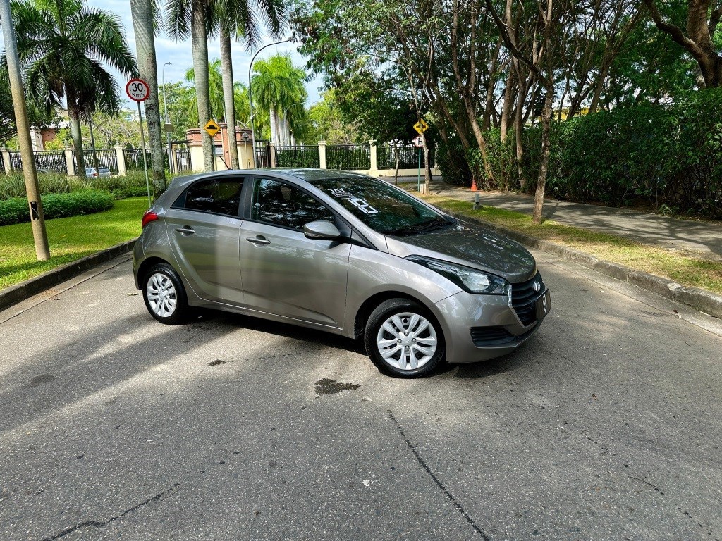 //www.autoline.com.br/carro/hyundai/hb20-10-comfort-12v-flex-4p-manual/2018/rio-de-janeiro-rj/24598727