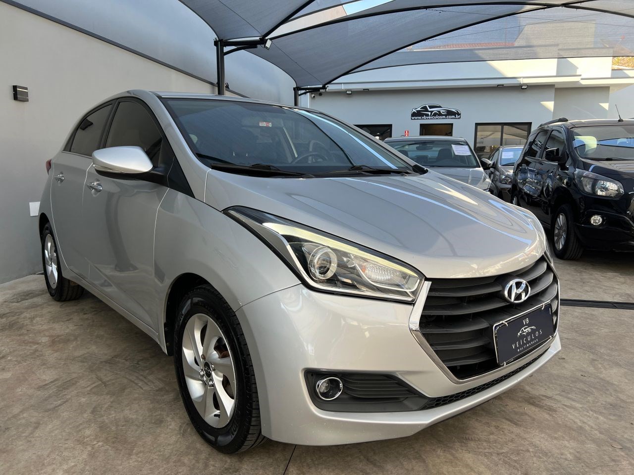 //www.autoline.com.br/carro/hyundai/hb20-16-premium-16v-flex-4p-automatico/2016/tatui-sp/24818069