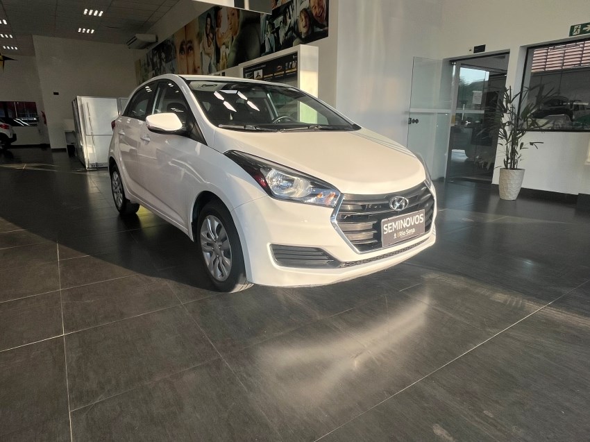 //www.autoline.com.br/carro/hyundai/hb20-16-comfort-plus-16v-flex-4p-automatico/2017/barra-mansa-rj/24823061