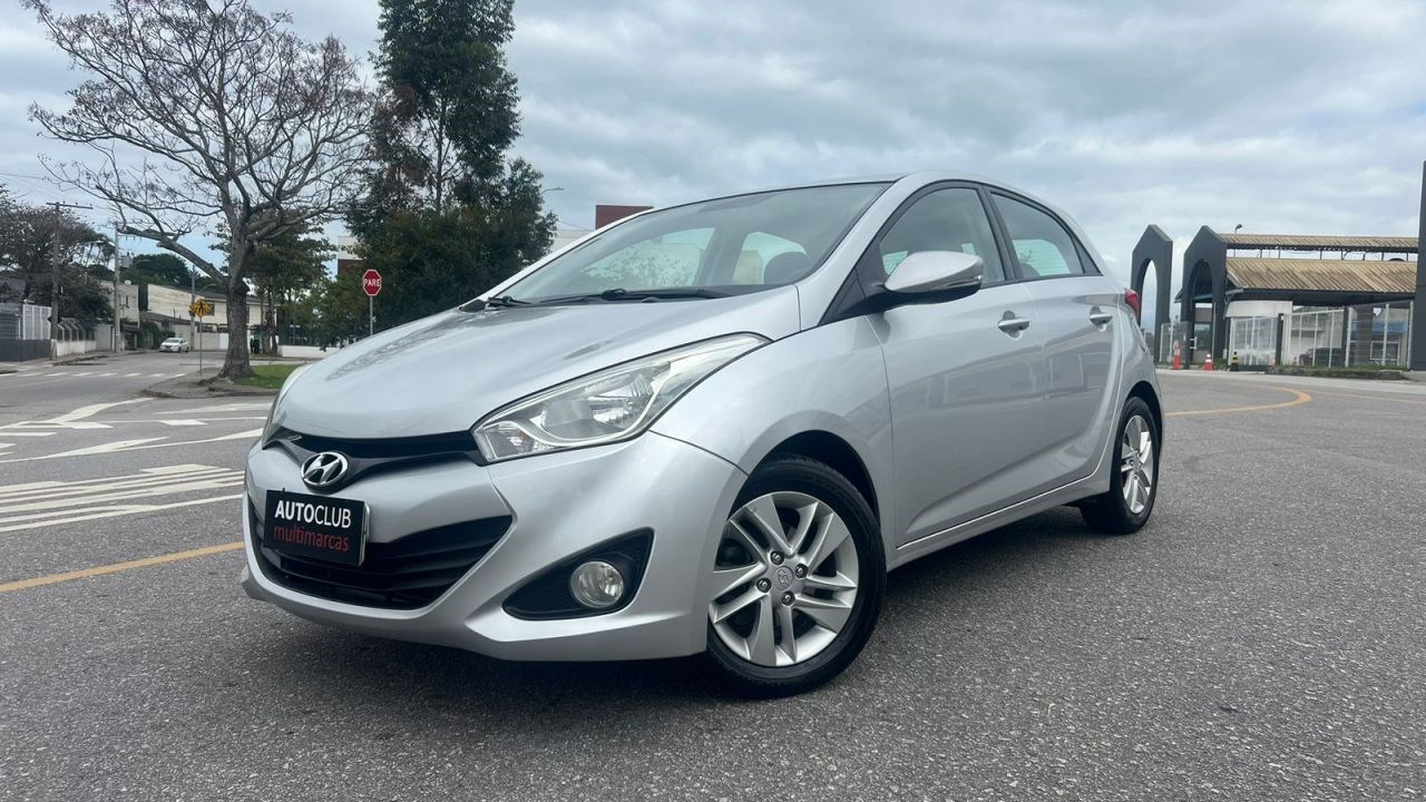 //www.autoline.com.br/carro/hyundai/hb20-16-premium-16v-flex-4p-automatico/2013/florianopolis-sc/24917150