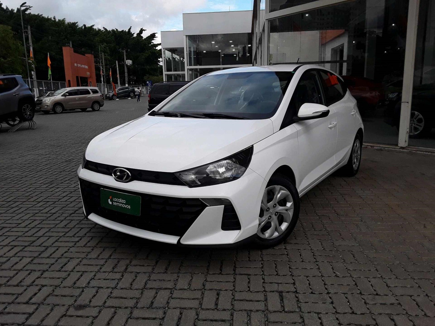 //www.autoline.com.br/carro/hyundai/hb20-10-comfort-12v-flex-4p-manual/2023/sao-paulo-sp/25001065