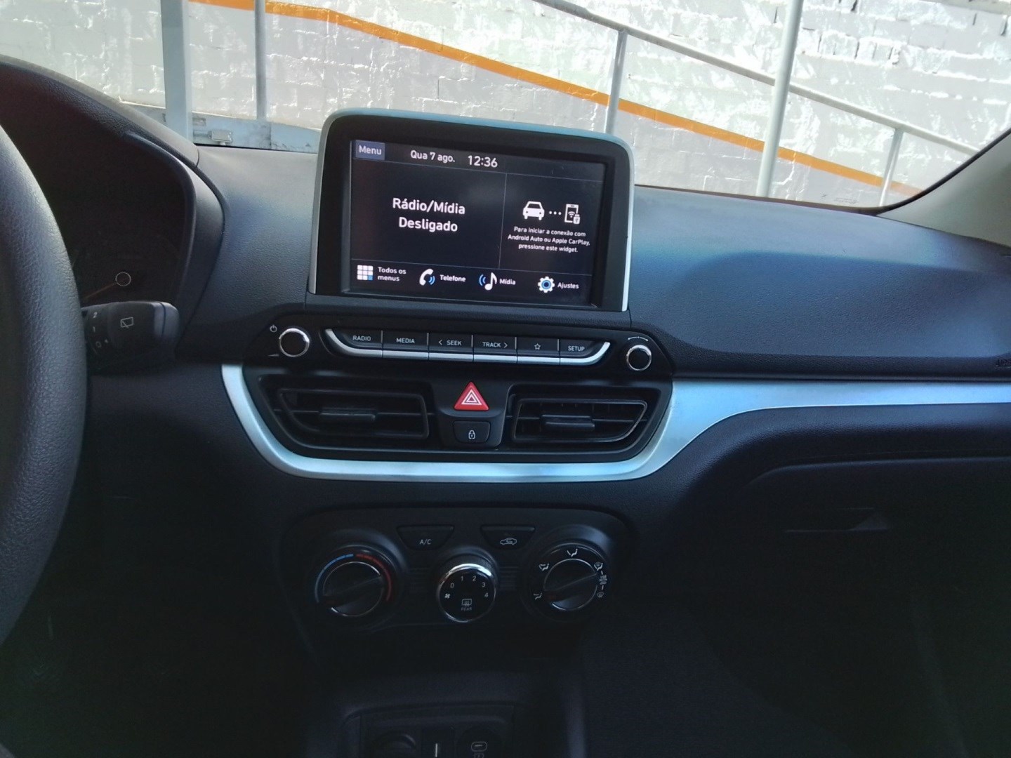 //www.autoline.com.br/carro/hyundai/hb20-10-comfort-12v-flex-4p-manual/2023/sao-paulo-sp/25028911