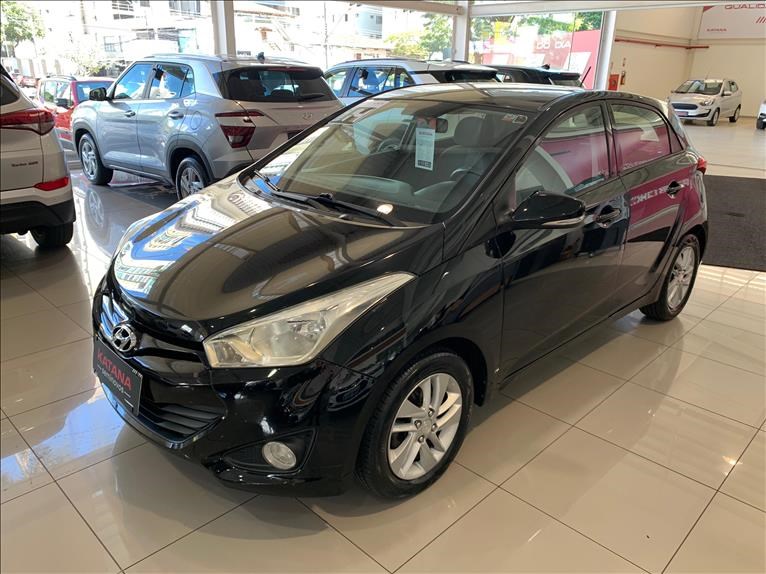 //www.autoline.com.br/carro/hyundai/hb20s-16-premium-16v-flex-4p-manual/2014/goiania-go/24384752