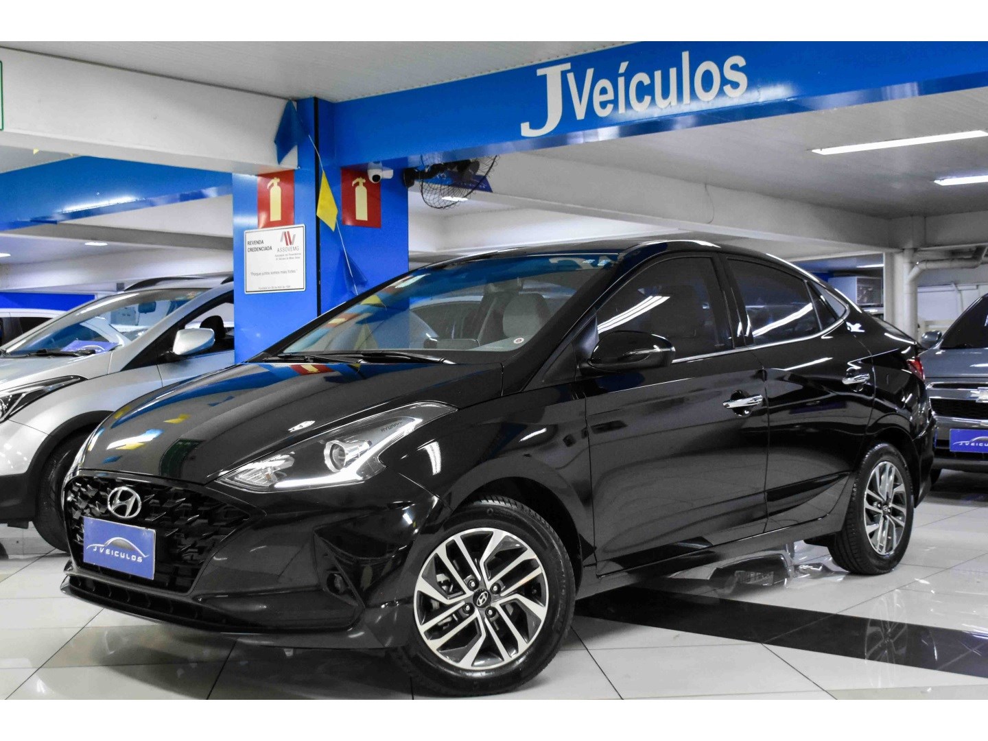 //www.autoline.com.br/carro/hyundai/hb20s-10-diamond-12v-flex-4p-turbo-automatico/2022/belo-horizonte-mg/24783564