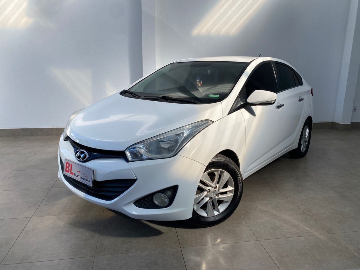 //www.autoline.com.br/carro/hyundai/hb20s-16-premium-16v-flex-4p-automatico/2015/campinas-sp/24934440