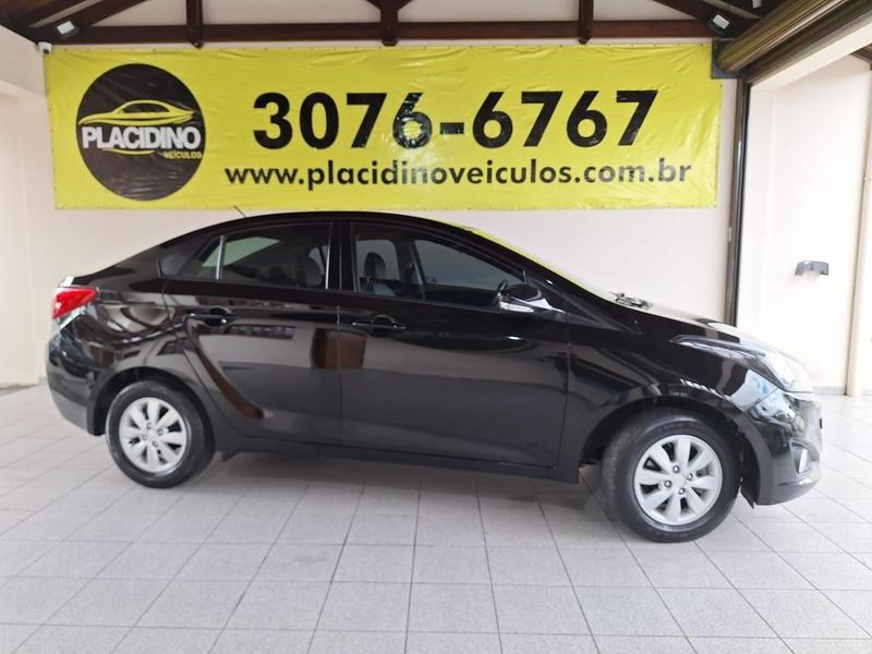 //www.autoline.com.br/carro/hyundai/hb20s-16-comfort-plus-16v-flex-4p-automatico/2015/curitiba-pr/25014781