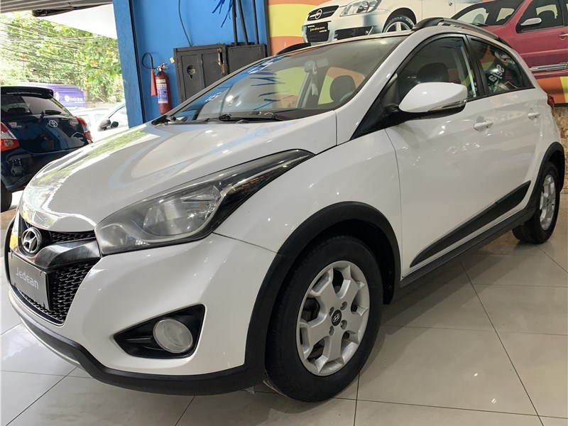 //www.autoline.com.br/carro/hyundai/hb20x-16-style-16v-flex-4p-automatico/2015/rio-de-janeiro-rj/23769270