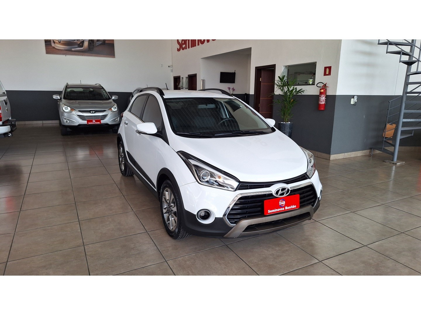 //www.autoline.com.br/carro/hyundai/hb20x-16-style-16v-flex-4p-automatico/2016/divinopolis-mg/24523118