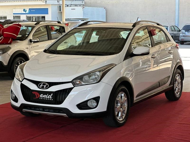 //www.autoline.com.br/carro/hyundai/hb20x-16-premium-16v-flex-4p-automatico/2015/serra-es/24688868