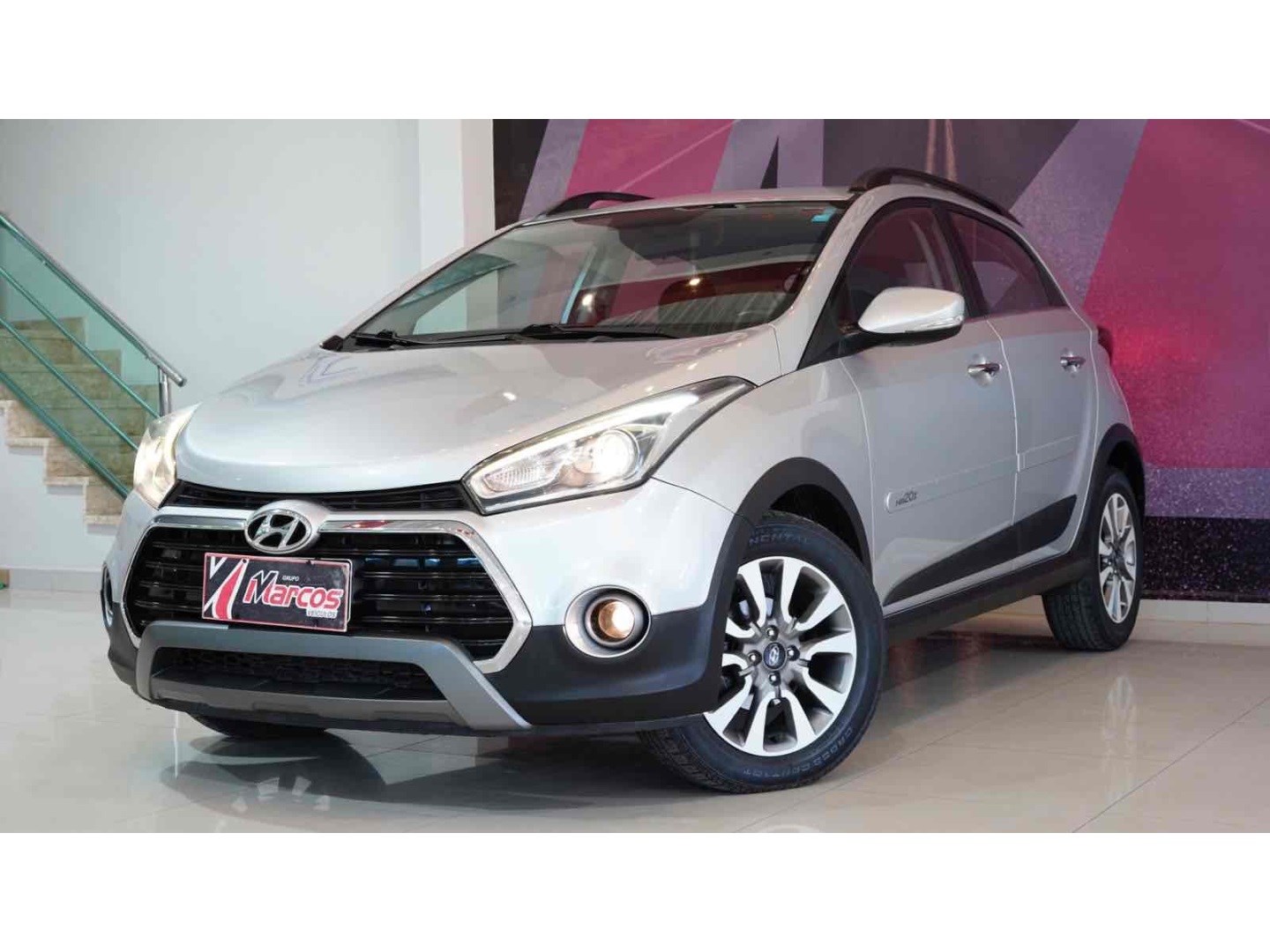 //www.autoline.com.br/carro/hyundai/hb20x-16-style-16v-flex-4p-automatico/2016/jaguaquara-ba/24989500