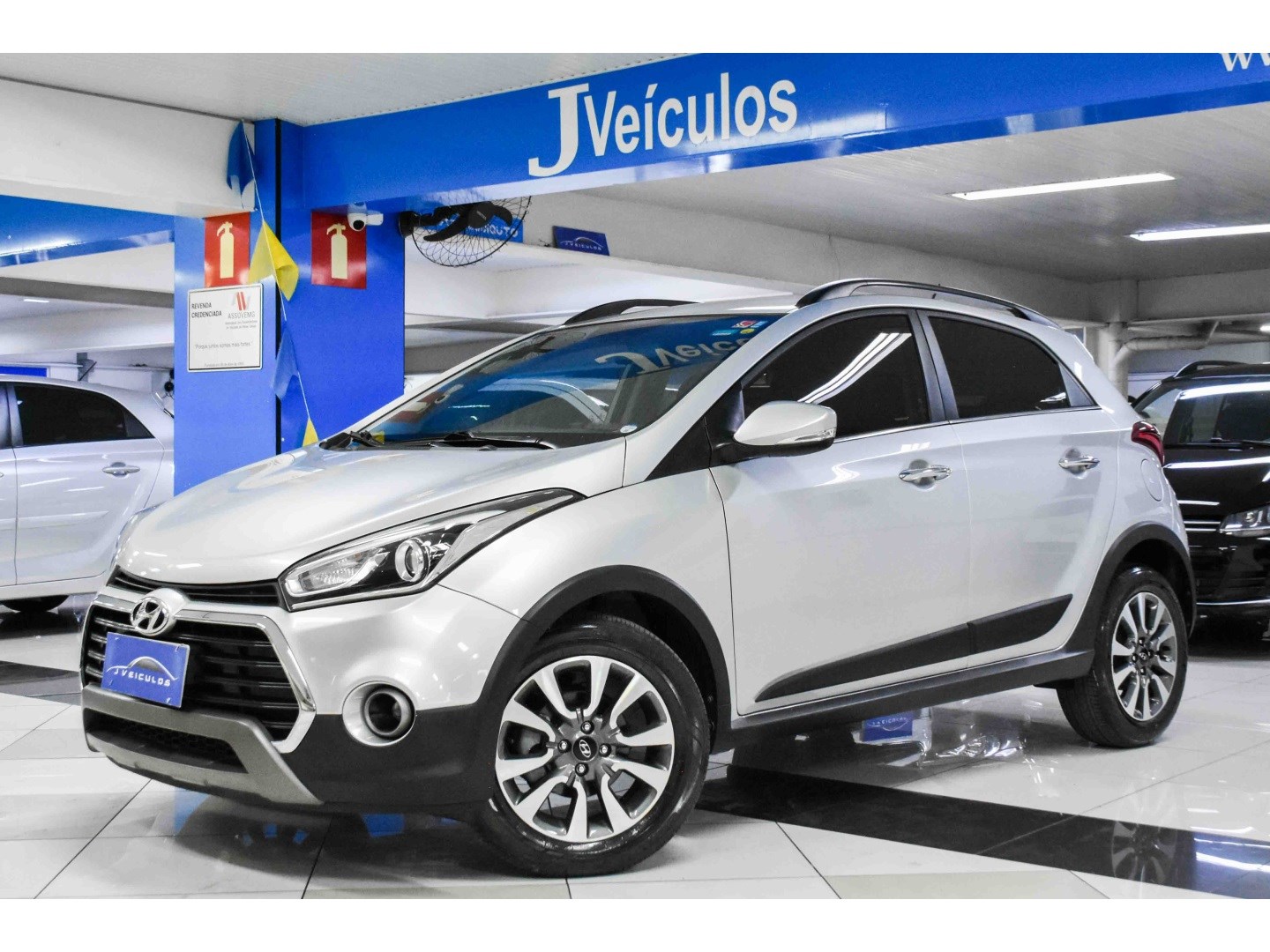 //www.autoline.com.br/carro/hyundai/hb20x-16-premium-16v-flex-4p-automatico/2017/belo-horizonte-mg/25029524
