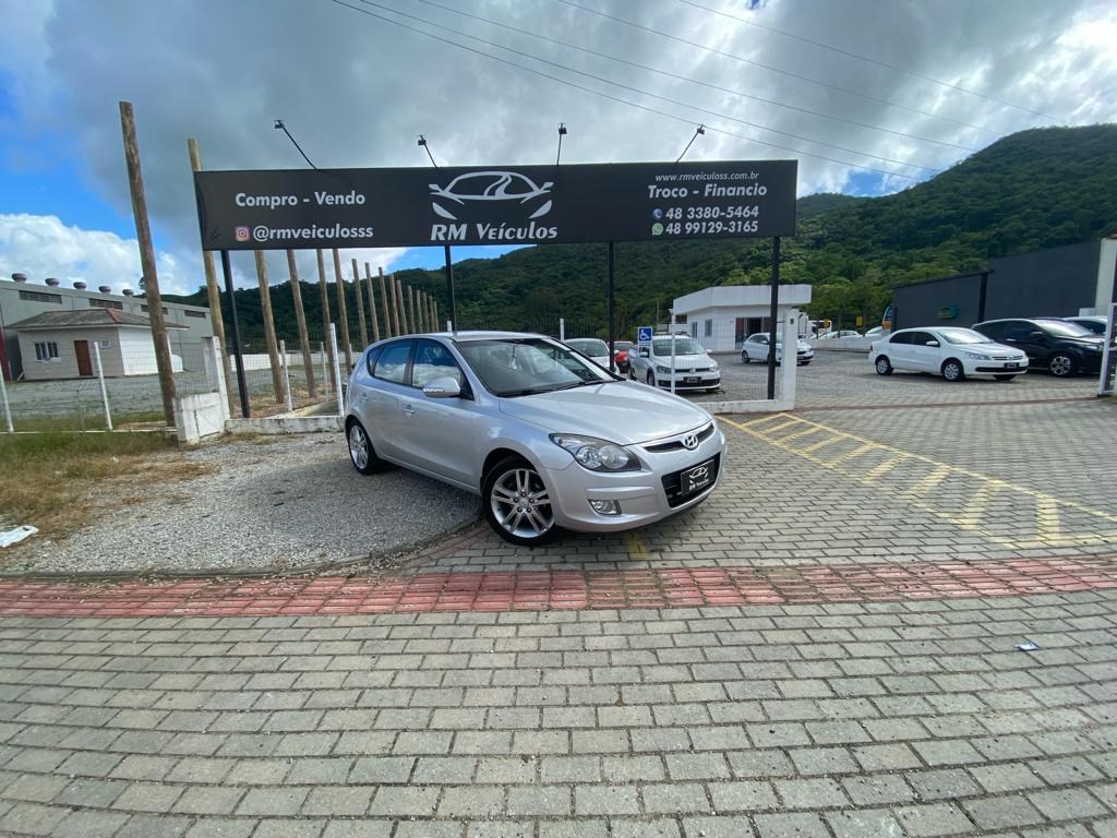 //www.autoline.com.br/carro/hyundai/i30-20-16v-gasolina-4p-automatico/2012/santo-amaro-da-imperatriz-sc/23717024
