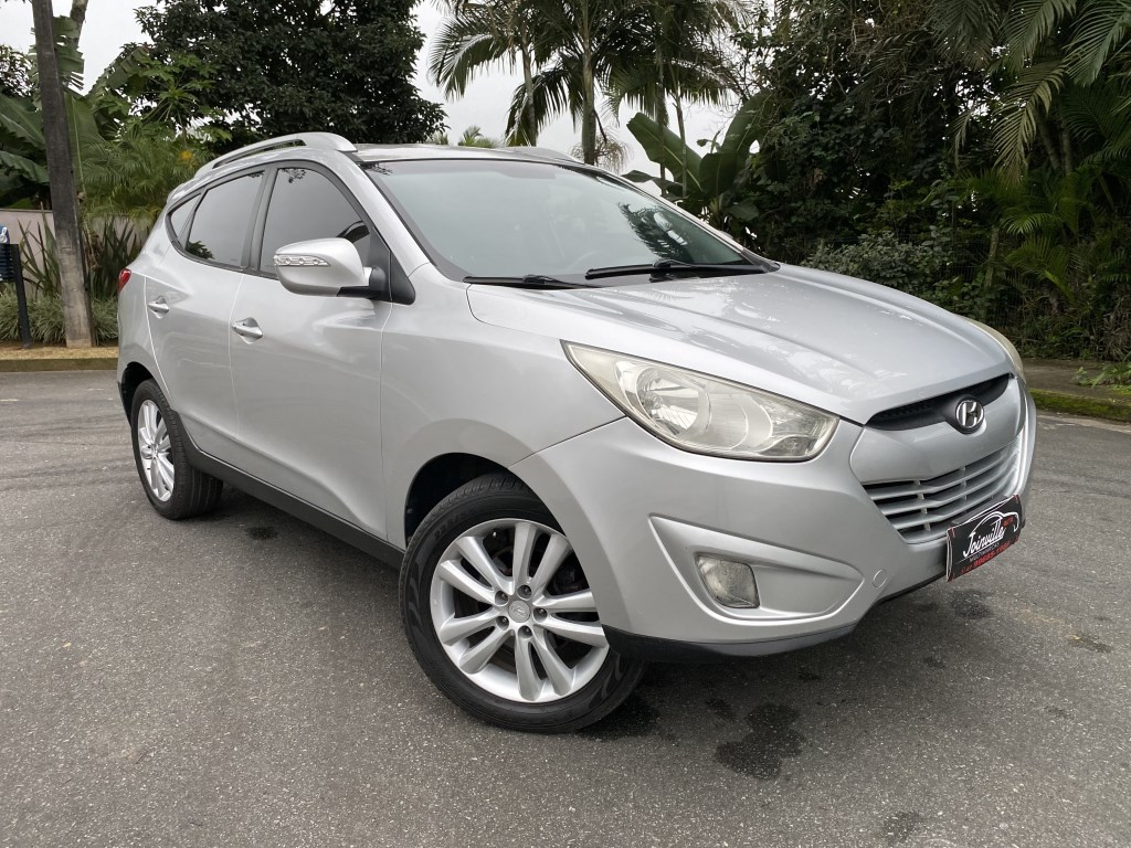 //www.autoline.com.br/carro/hyundai/ix35-20-16v-170cv-2wd-gasolina-4p-automatico/2013/joinville-sc/23854479