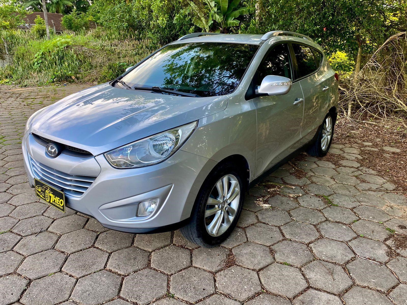 //www.autoline.com.br/carro/hyundai/ix35-20-gls-16v-gasolina-4p-manual/2011/blumenau-sc/24272843