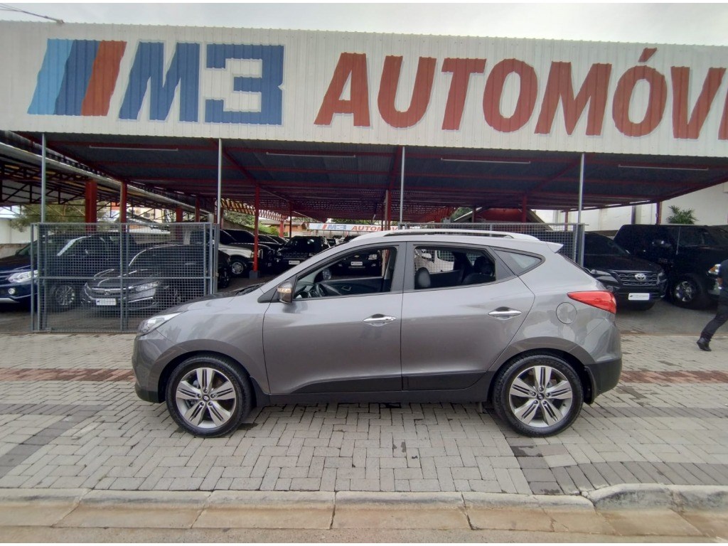 //www.autoline.com.br/carro/hyundai/ix35-20-16v-flex-4p-automatico/2017/pato-branco-pr/24287984