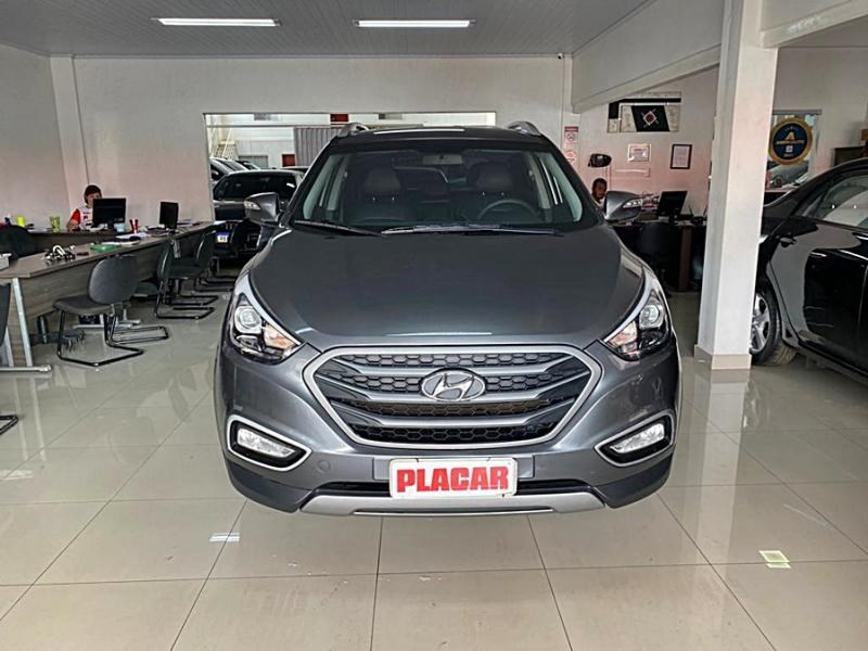//www.autoline.com.br/carro/hyundai/ix35-20-gl-16v-flex-4p-automatico/2017/brasilia-df/24520406
