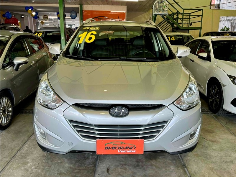 //www.autoline.com.br/carro/hyundai/ix35-20-gls-16v-flex-4p-automatico/2016/rio-de-janeiro-rj/24602483