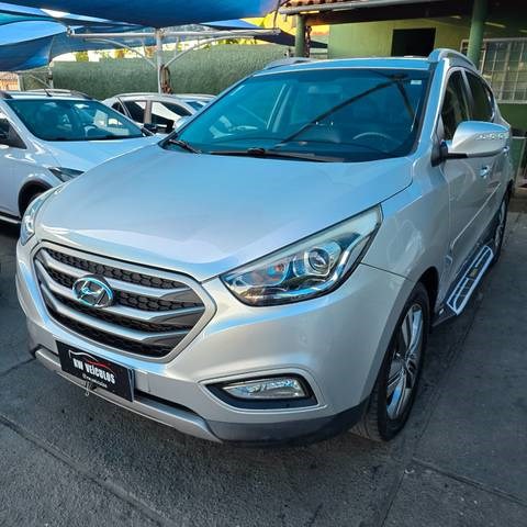 //www.autoline.com.br/carro/hyundai/ix35-20-gls-16v-flex-4p-automatico/2017/brasilia-df/24747864