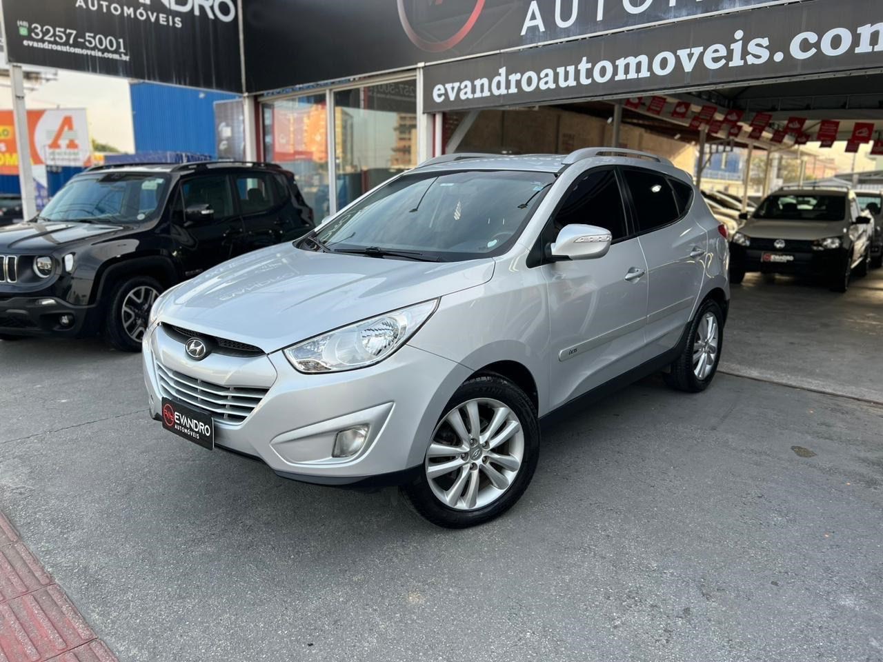 //www.autoline.com.br/carro/hyundai/ix35-20-16v-flex-4p-automatico/2014/sao-jose-sc/24813438