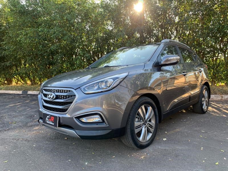 //www.autoline.com.br/carro/hyundai/ix35-20-16v-flex-4p-automatico/2017/brasilia-df/24897261