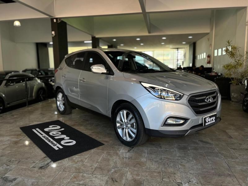//www.autoline.com.br/carro/hyundai/ix35-20-gl-16v-flex-4p-automatico/2017/belo-horizonte-mg/24899216