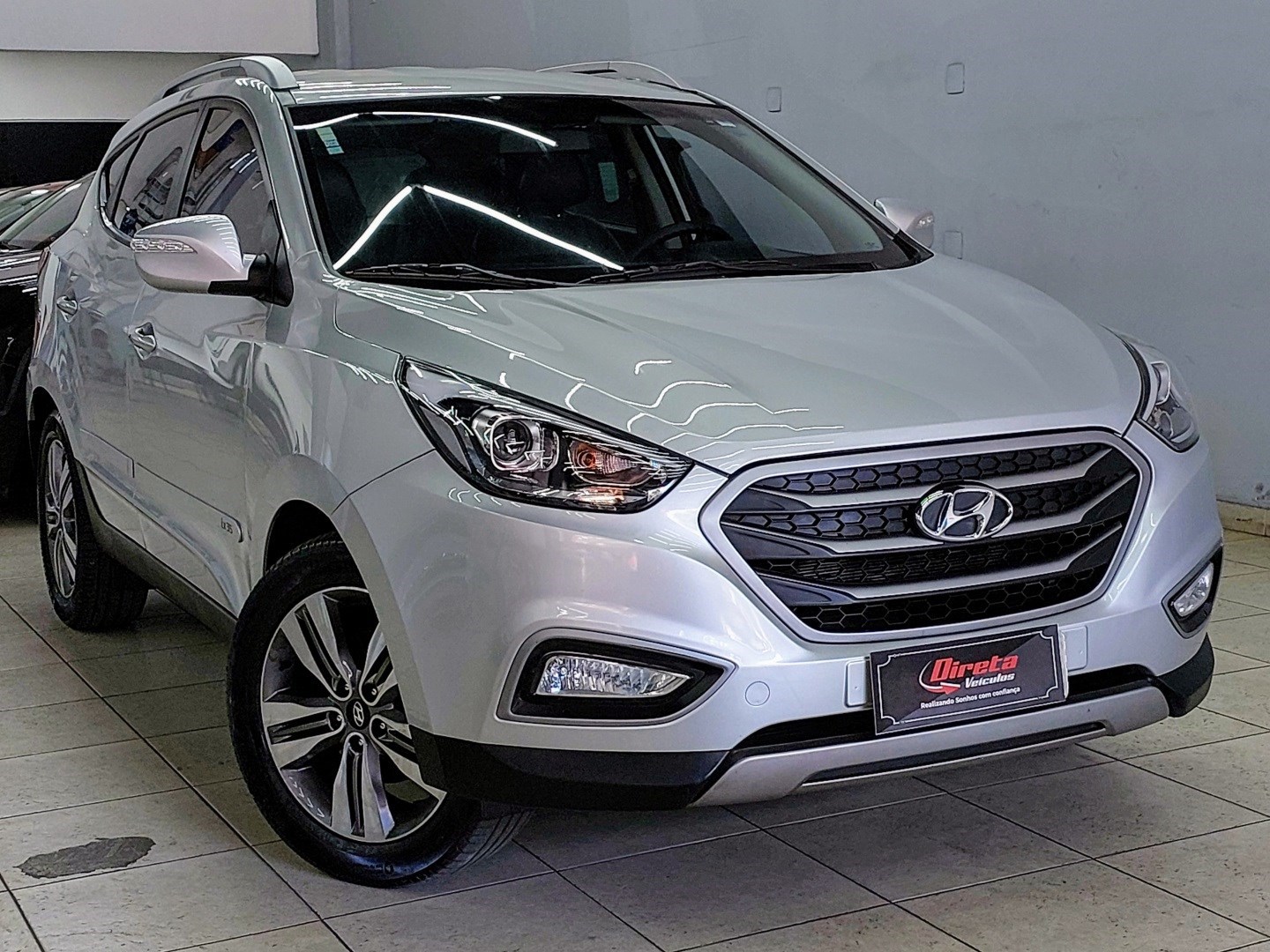 //www.autoline.com.br/carro/hyundai/ix35-20-gls-16v-flex-4p-automatico/2017/belo-horizonte-mg/24969404