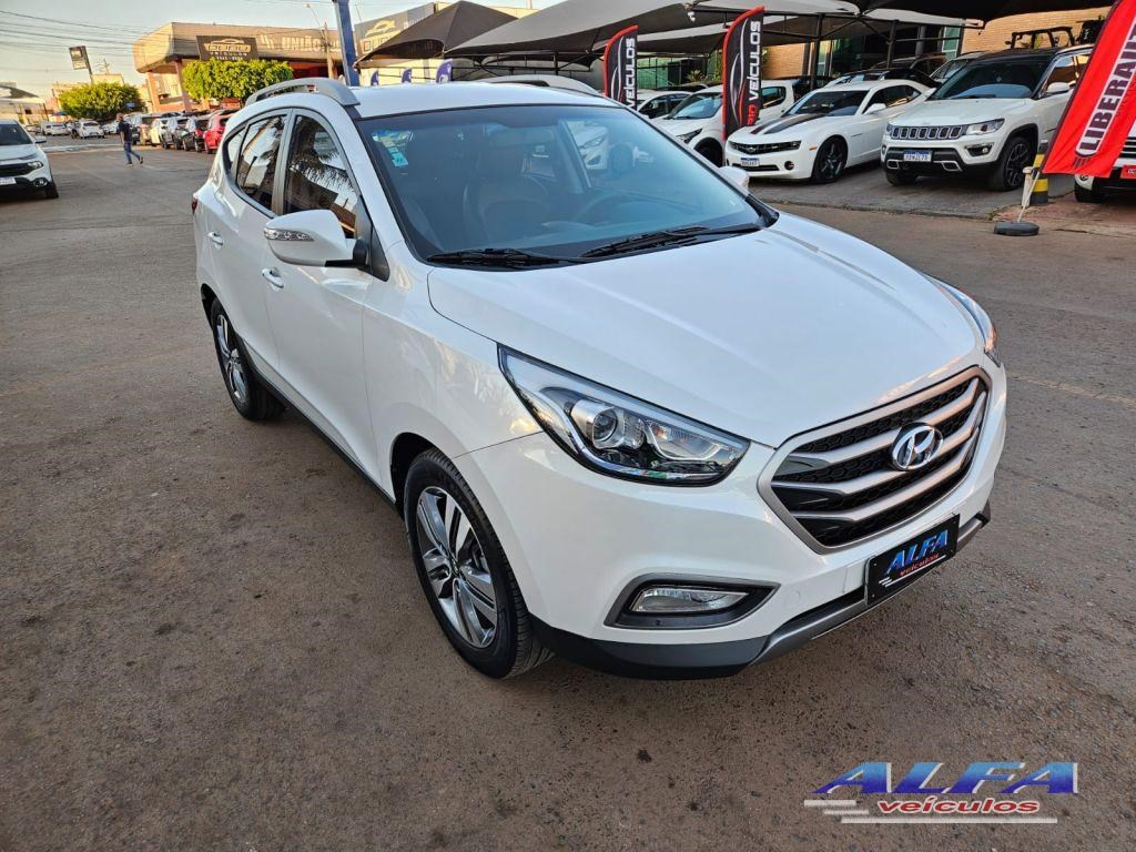 //www.autoline.com.br/carro/hyundai/ix35-20-gl-16v-flex-4p-automatico/2017/brasilia-df/25011712