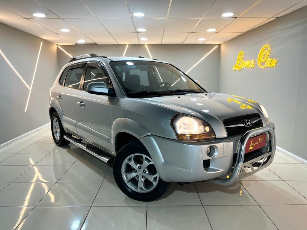 //www.autoline.com.br/carro/hyundai/tucson-20-gls-16v-flex-4p-automatico/2017/rio-de-janeiro-rj/25012624