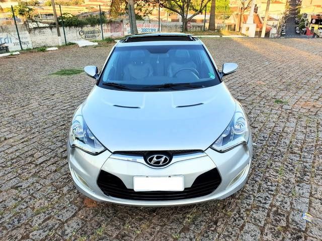 //www.autoline.com.br/carro/hyundai/veloster-16-16v-gasolina-4p-automatico/2013/itapira-sp/24356250