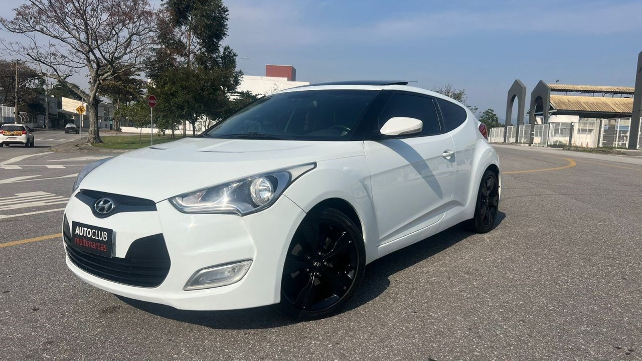 //www.autoline.com.br/carro/hyundai/veloster-16-16v-gasolina-4p-automatico/2013/florianopolis-sc/24847209