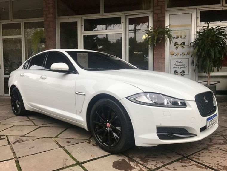 //www.autoline.com.br/carro/jaguar/xf-20-gtdi-sport-luxury-16v-gasolina-4p-turbo-au/2015/porto-alegre-rs/24725265