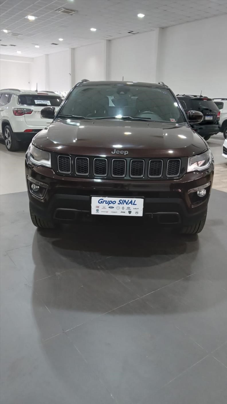//www.autoline.com.br/carro/jeep/compass-20-longitude-16v-diesel-4p-4x4-turbo-automati/2019/barueri-sp/23593020