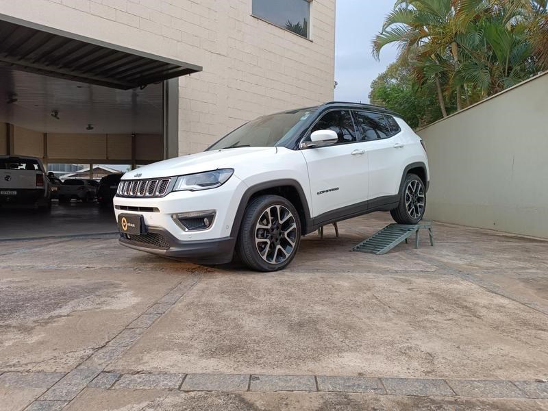 //www.autoline.com.br/carro/jeep/compass-20-limited-16v-flex-4p-automatico/2018/catanduva-sp/23760720