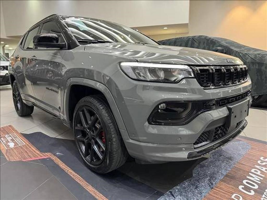 //www.autoline.com.br/carro/jeep/compass-20-hurricane-blackhawk-gasolina-4p-4x4-turbo/2025/valparaiso-de-goias-go/23919152