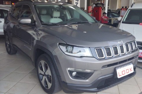 //www.autoline.com.br/carro/jeep/compass-20-longitude-16v-flex-4p-automatico/2018/araxa-mg/23997464