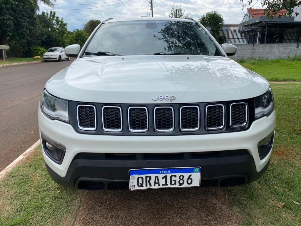 //www.autoline.com.br/carro/jeep/compass-20-limited-16v-diesel-4p-4x4-turbo-automatico/2018/entre-rios-do-oeste-pr/24138336