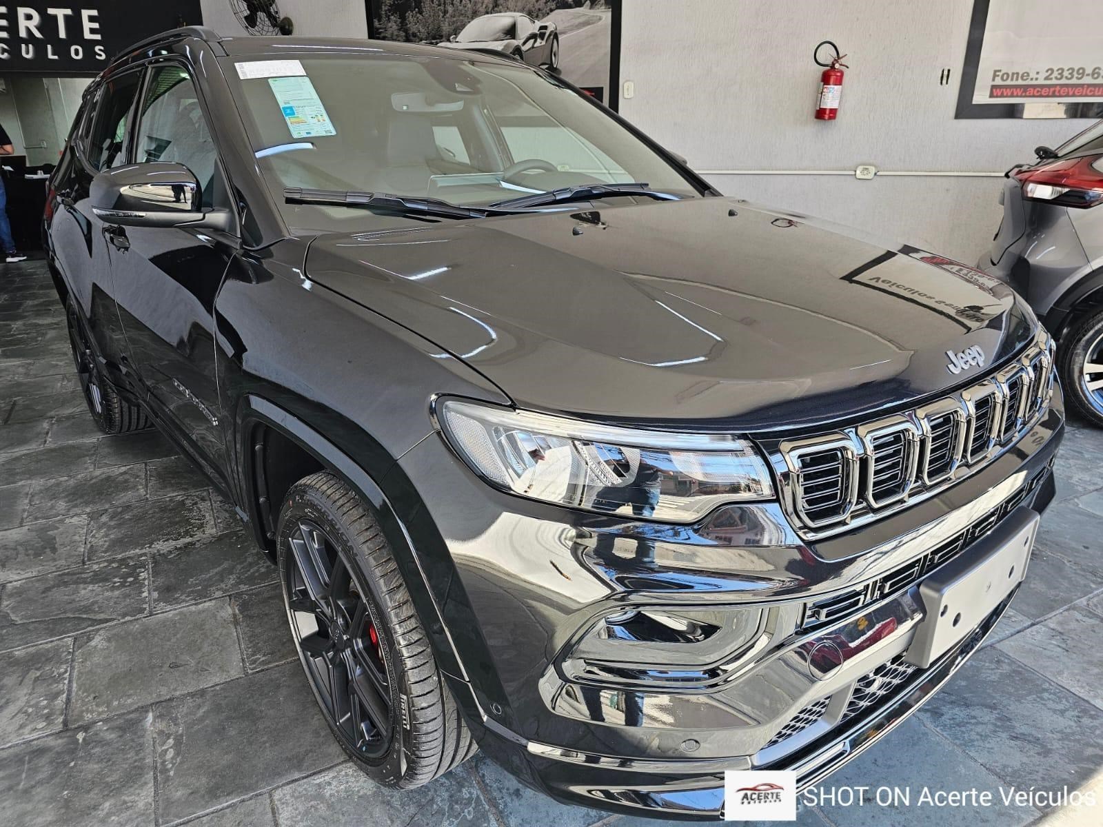 //www.autoline.com.br/carro/jeep/compass-20-hurricane-blackhawk-16v-gasolina-4p-4x4-tu/2025/sao-paulo-sp/24313722