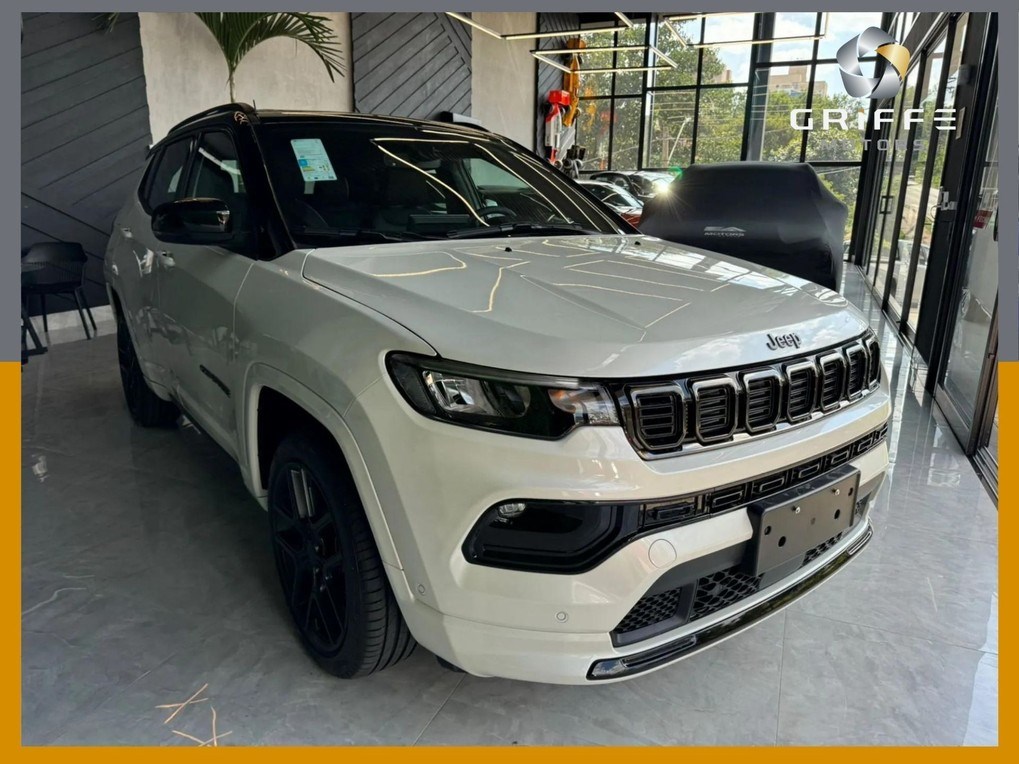 //www.autoline.com.br/carro/jeep/compass-20-hurricane-blackhawk-16v-gasolina-4p-4x4-tu/2025/sao-paulo-sp/24328454