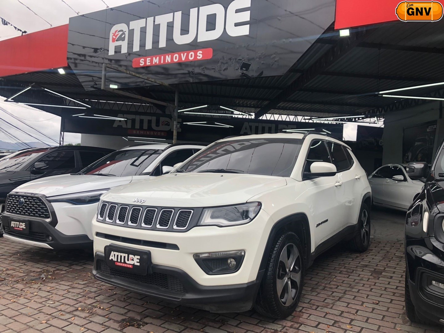 //www.autoline.com.br/carro/jeep/compass-20-limited-16v-flex-4p-automatico/2017/rio-de-janeiro-rj/24630707