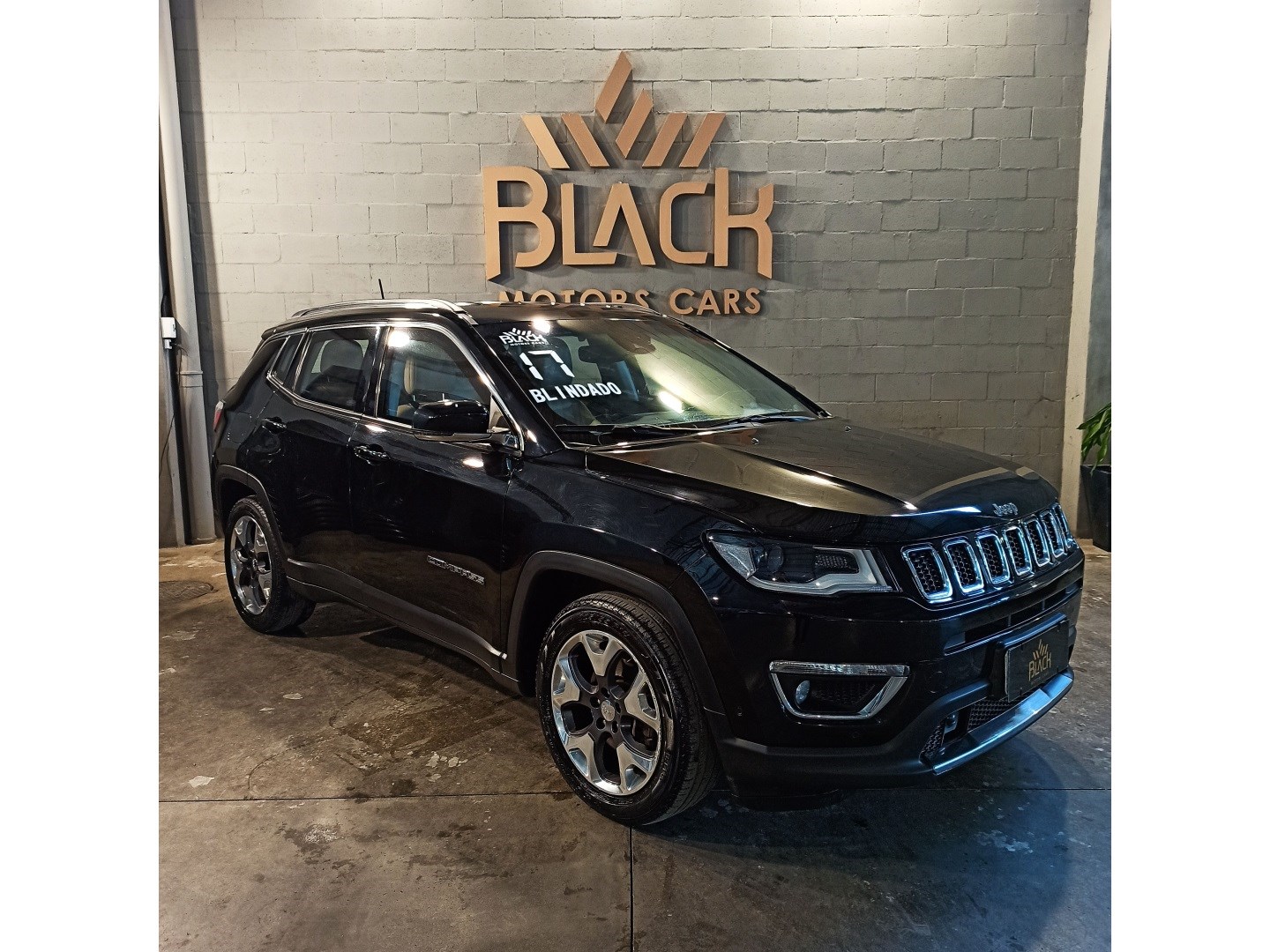 //www.autoline.com.br/carro/jeep/compass-20-limited-16v-flex-4p-automatico/2017/rio-de-janeiro-rj/24734277