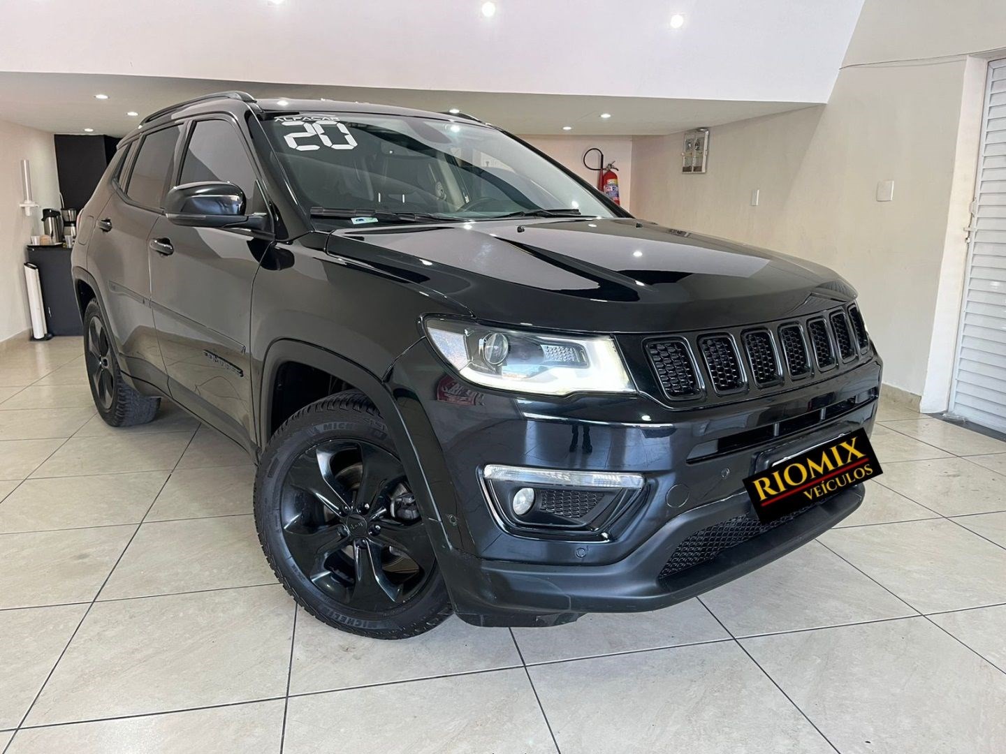 //www.autoline.com.br/carro/jeep/compass-20-longitude-16v-flex-4p-automatico/2020/rio-de-janeiro-rj/24803991