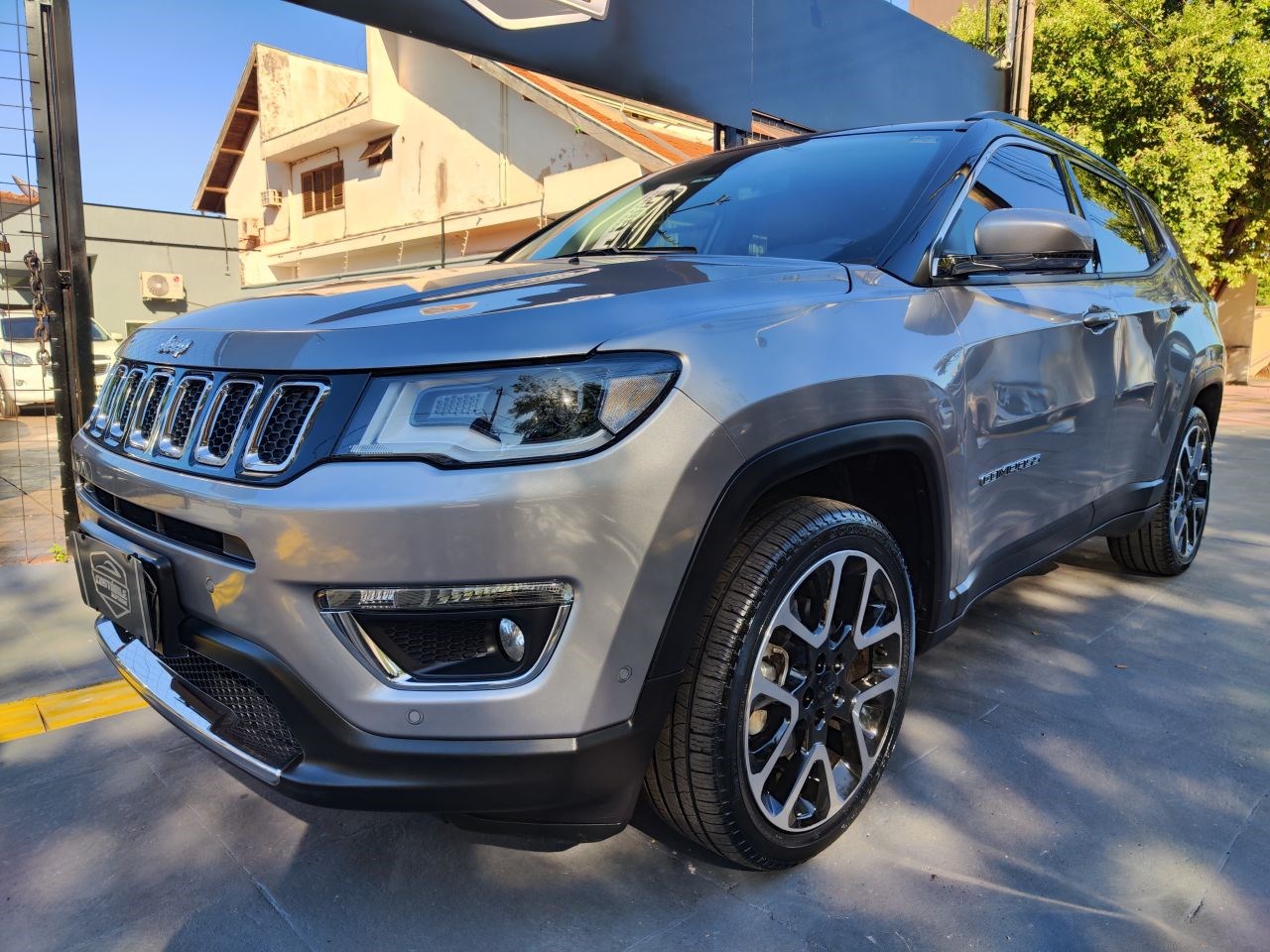 //www.autoline.com.br/carro/jeep/compass-20-limited-16v-flex-4p-automatico/2020/ribeirao-preto-sp/24894766