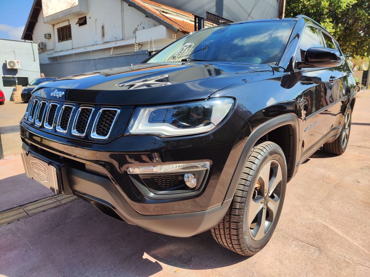 //www.autoline.com.br/carro/jeep/compass-20-longitude-16v-diesel-4p-4x4-turbo-automati/2017/ribeirao-preto-sp/24894860