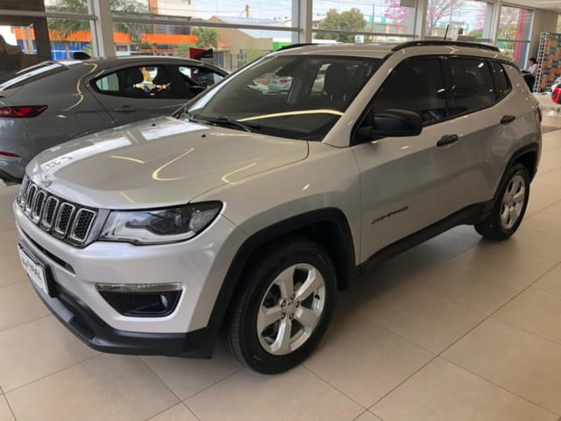 //www.autoline.com.br/carro/jeep/compass-20-sport-16v-flex-4p-automatico/2017/maringa-pr/25021729