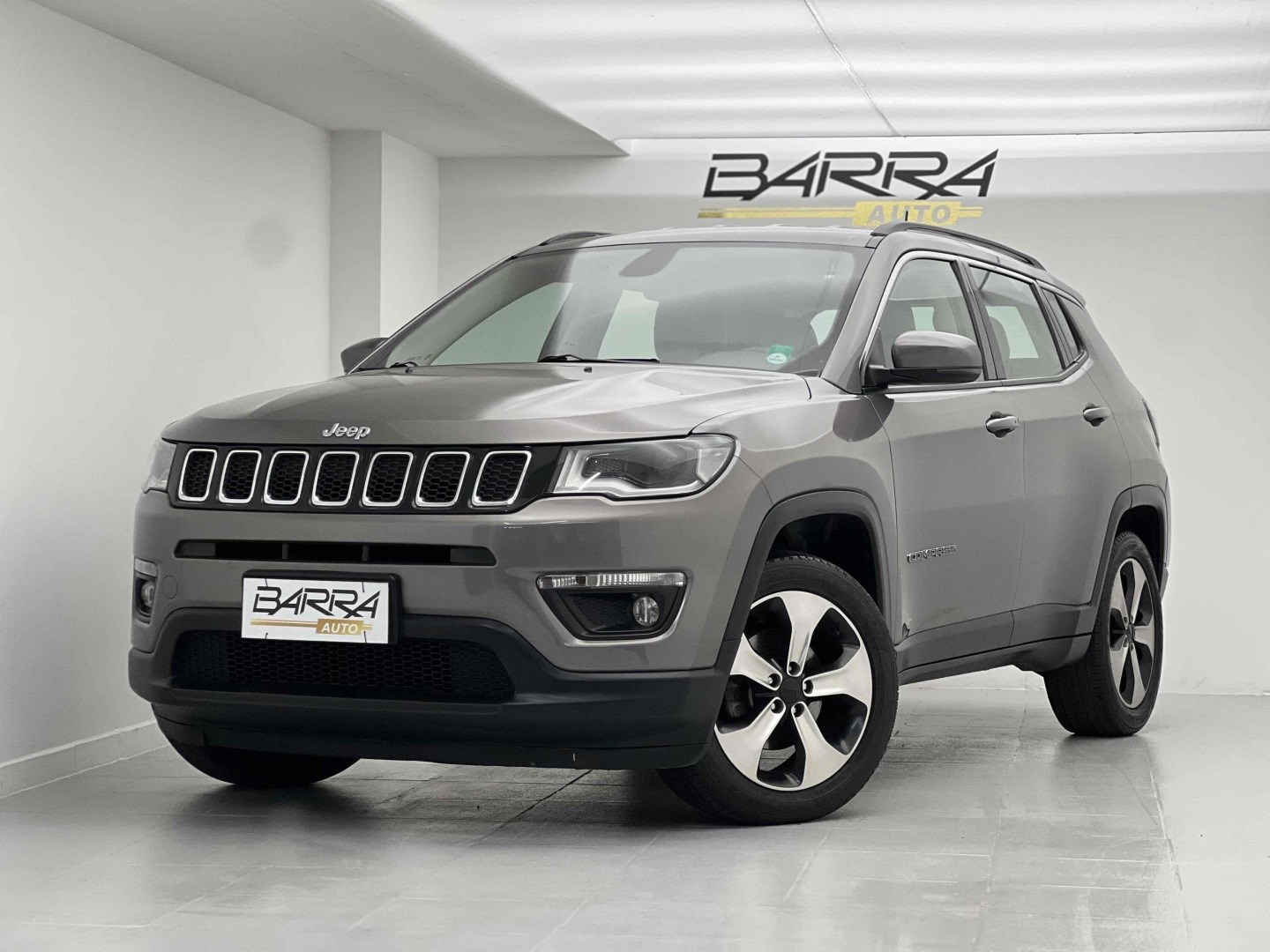 //www.autoline.com.br/carro/jeep/compass-20-limited-16v-flex-4p-automatico/2017/rio-de-janeiro-rj/25032498