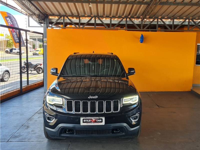 //www.autoline.com.br/carro/jeep/grand-cherokee-36-v6-limited-24v-gasolina-4p-4x4-automatico/2015/batatais-sp/24864506