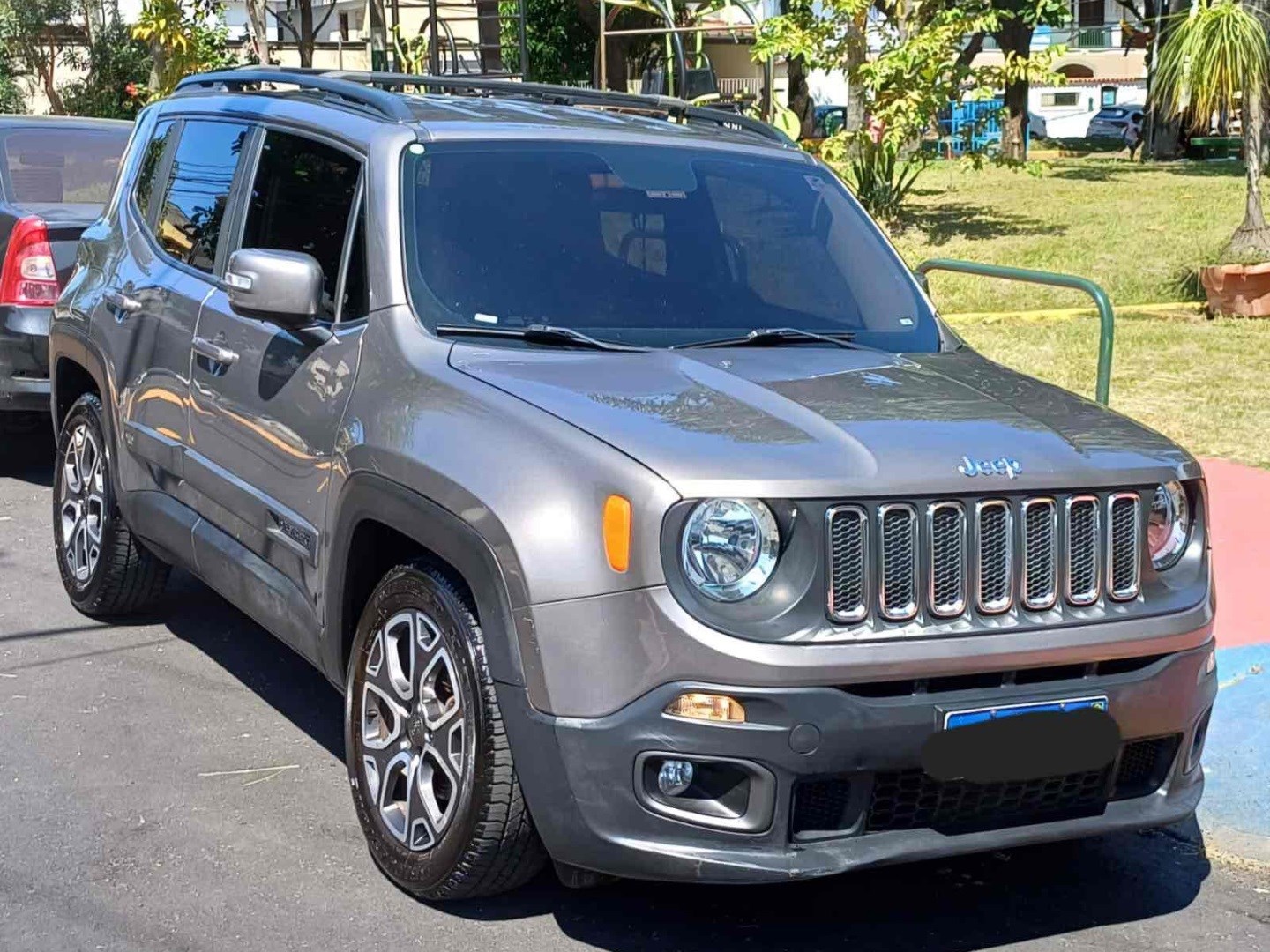 //www.autoline.com.br/carro/jeep/renegade-18-longitude-16v-flex-4p-automatico/2018/rio-de-janeiro-rj/23528946