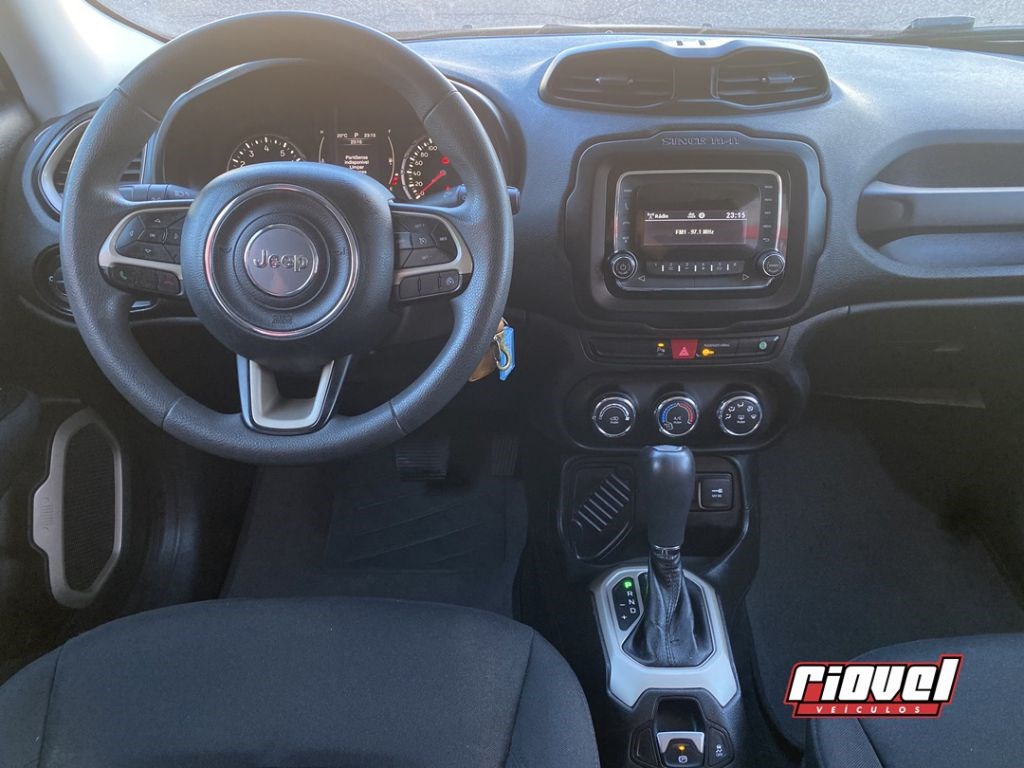//www.autoline.com.br/carro/jeep/renegade-18-16v-flex-4p-automatico/2016/rio-grande-rs/24316787